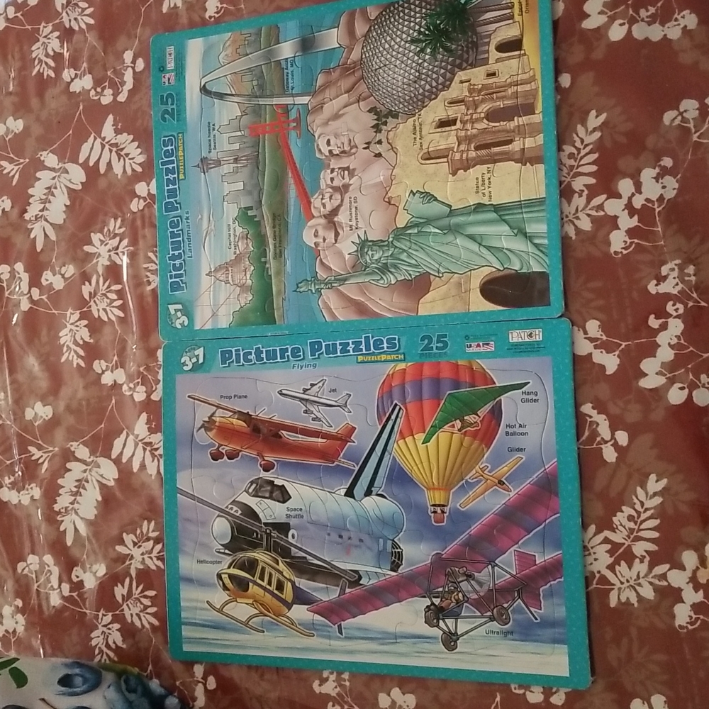 2 puzzles. 25 pieces each for ages 3 to 7..
